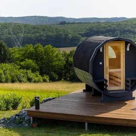 Woodparadise بيت للعطل *